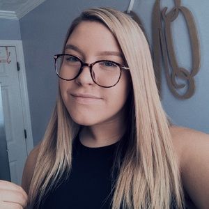 Meet your Posher, Olivia